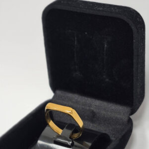 anel retangular iso dourado