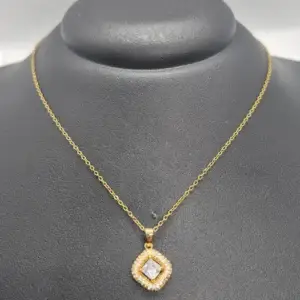 Colar Ponto de Luz Quadrado Banhado a Ouro Vallét