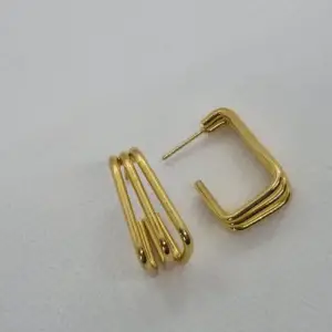 Argola Retangular Canelada Banhada a Ouro Vallét