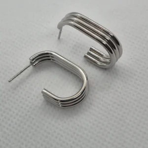 Argola Oval Canelada Banhada a Ouro Vallét