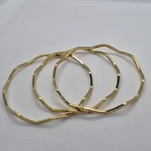 Bracelete Bangle Ondulado Banhado a Ouro Vallét